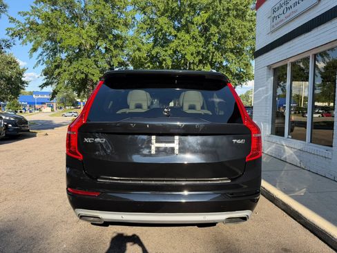 Used 2018 Volvo XC90 T6 Momentum w/ Convenience Package AWD/4WD image 6