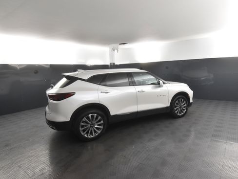 Used 2023 Chevrolet Blazer Premier w/ Driver Confidence II Package image 2