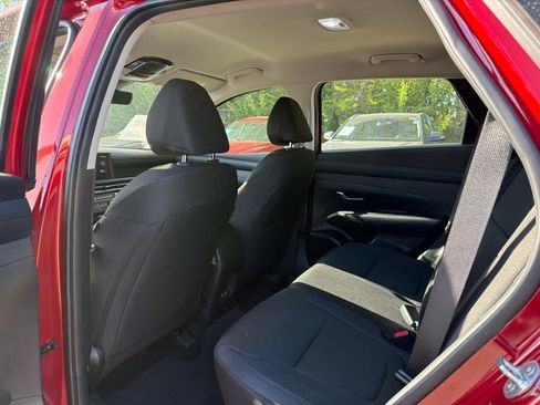 Certified 2025 Hyundai Tucson SE AWD/4WD image 6