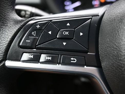 Used 2025 Nissan Sentra SV image 20