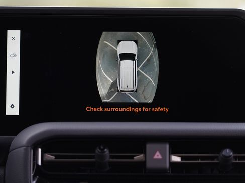 Used 2024 Toyota Land Cruiser image 30