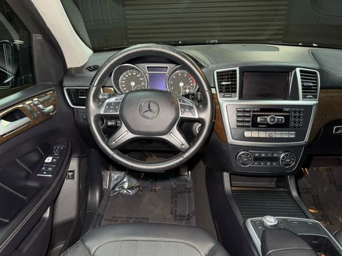 Used 2016 Mercedes-Benz GL 450 4MATIC w/ Premium I Package image 27