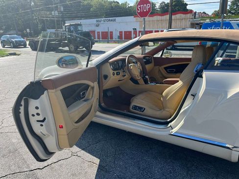 Used 2015 Bentley Continental GT image 9