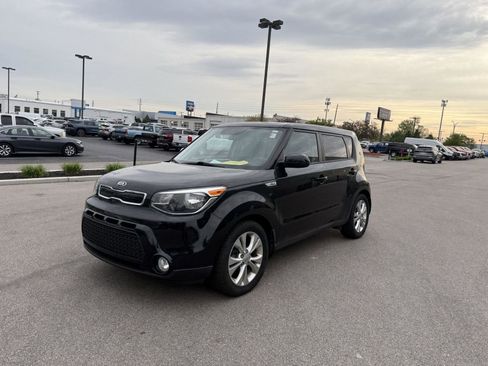 Used 2016 Kia Soul + FWD image 7