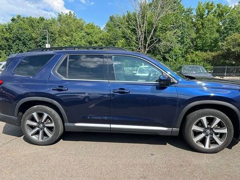 Used 2024 Honda Pilot Touring image 7