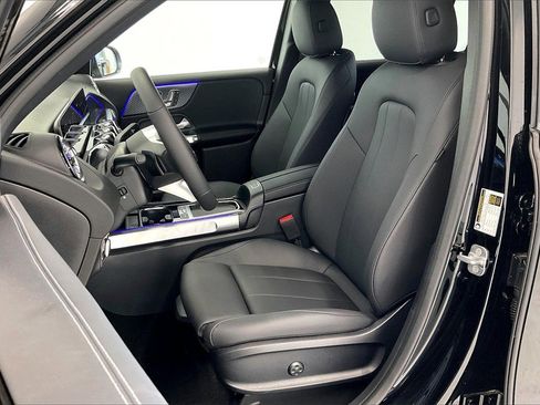 New 2025 Mercedes-Benz GLB 250 4MATIC image 9