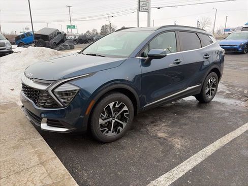 Certified 2024 Kia Sportage EX w/ EX Premium Package image 2