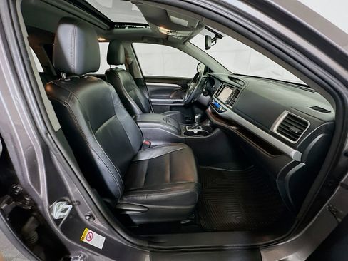 Used 2015 Toyota Highlander XLE FWD image 34