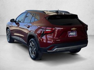 Used 2025 Chevrolet Trax LT FWD video 3