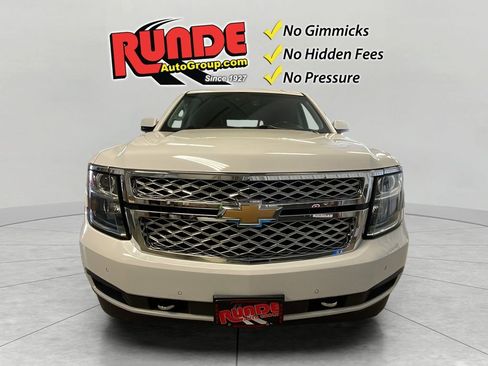 Used 2017 Chevrolet Suburban LT w/ LT Signature Package image 8