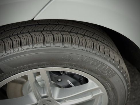 Used 2025 Porsche Macan image 15