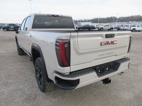 New 2026 GMC Sierra 2500 AT4 image 9