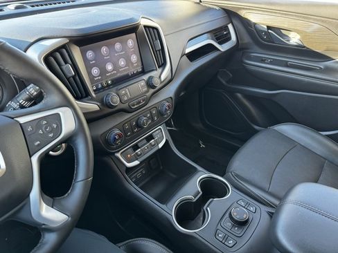 Used 2023 GMC Terrain SLT image 16