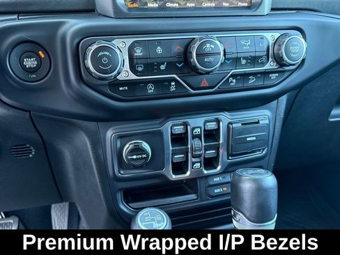 Used 2019 Jeep Wrangler Unlimited Sahara w/ Quick Order Package 24M Moab AWD/4WD image 25