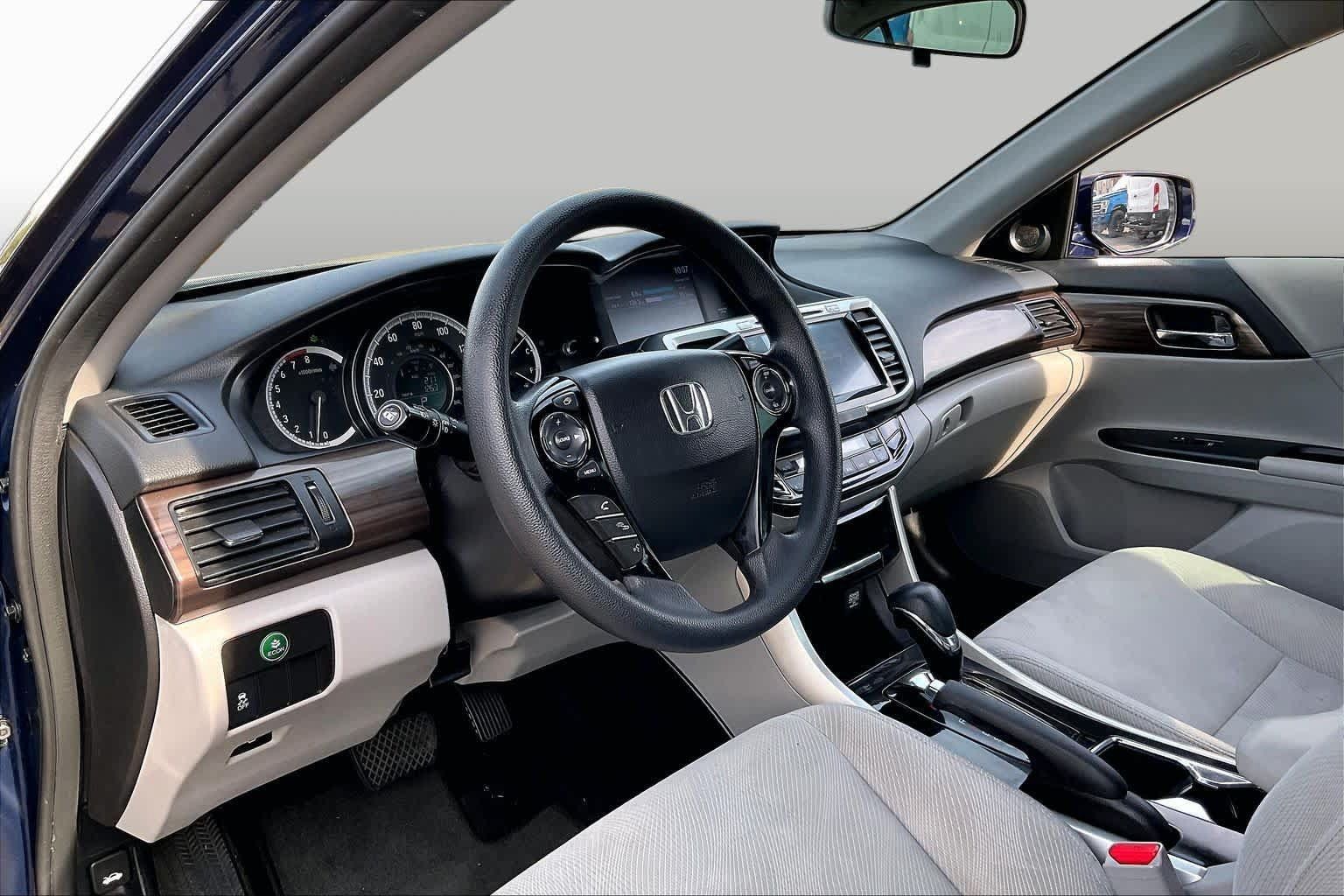 Used 2017 Honda Accord EX image 16