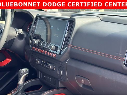 Used 2025 Nissan Frontier Pro-X image 27
