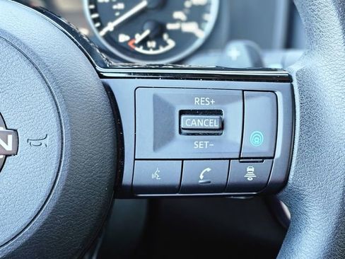 Certified 2023 Nissan Rogue SV image 18