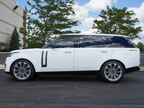 Used 2024 Land Rover Range Rover Long Wheelbase SE AWD/4WD image 8