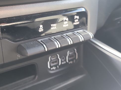 Used 2020 RAM 1500 Big Horn AWD/4WD image 27