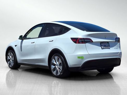 Used 2023 Tesla Model Y Long Range AWD/4WD image 7