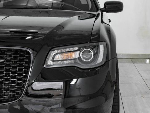 Used 2022 Chrysler 300 Touring w/ Sport Appearance Package image 46