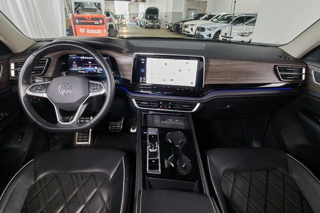 Used 2024 Volkswagen Atlas SEL Premium R-Line AWD/4WD image 6