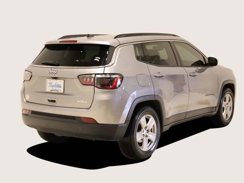Used 2022 Jeep Compass Latitude w/ Sun and Sound Group FWD image 5