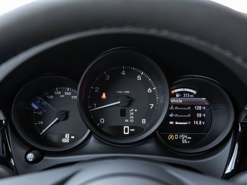 Certified 2026 Porsche Macan AWD/4WD image 14