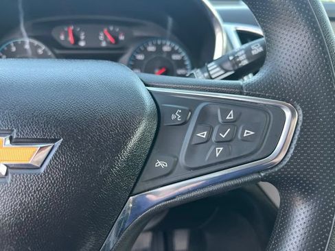 Used 2019 Chevrolet Equinox LS w/ LS Convenience Package FWD image 18