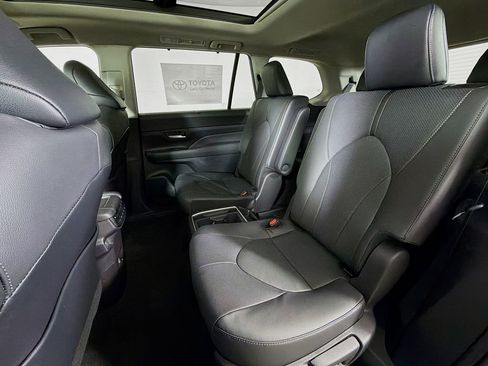 New 2026 Toyota Grand Highlander AWD image 19