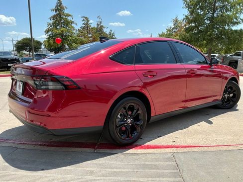 Used 2025 Honda Accord SE image 6