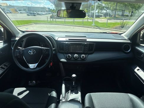Used 2017 Toyota RAV4 LE FWD image 16