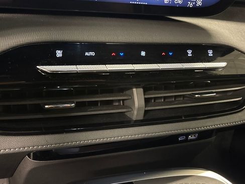 Used 2025 Buick Enclave Preferred image 41