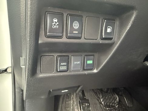 Used 2020 Nissan Rogue S w/ Special Edition Package image 17