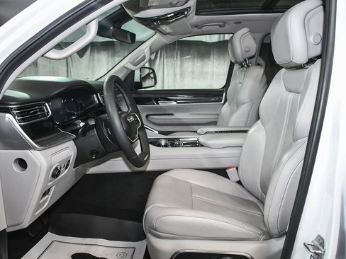 Used 2022 Jeep Wagoneer Series III w/ Premium Group I image 47