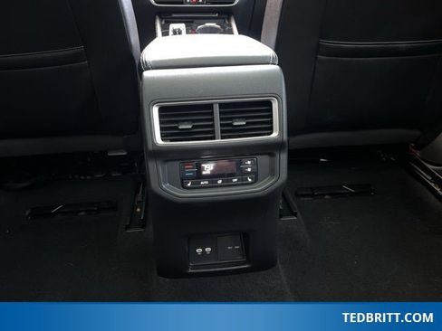 Used 2024 Volkswagen Atlas SEL Premium R-Line image 14