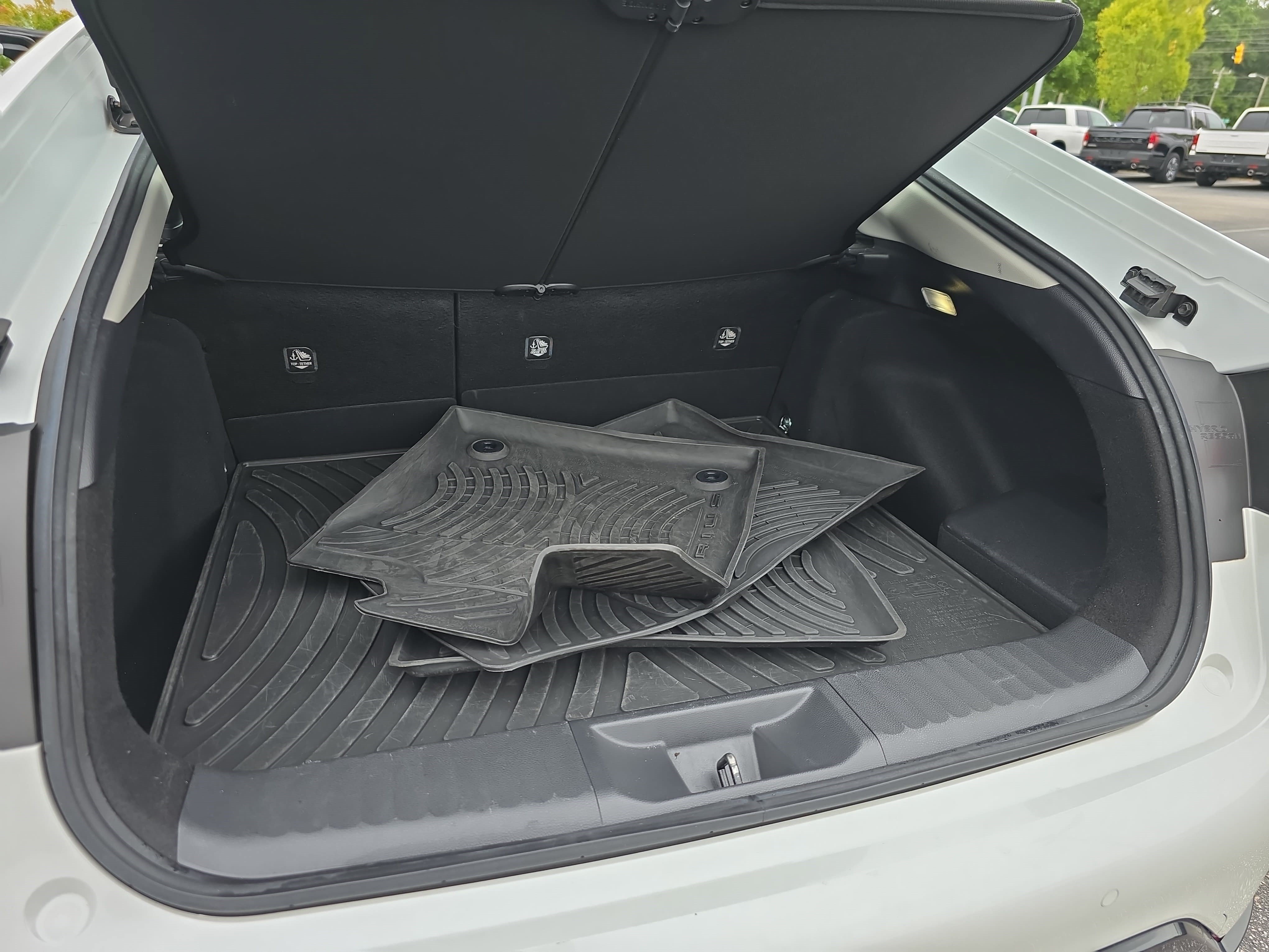 Used 2025 Toyota Prius XLE FWD image 12