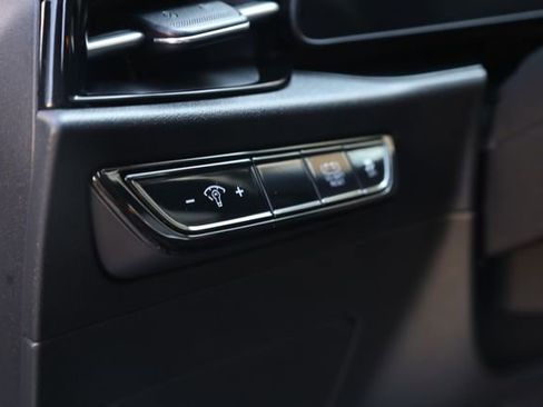 Used 2023 Kia Niro EX image 14