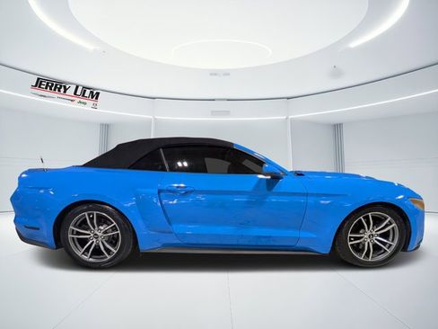 Used 2017 Ford Mustang Premium image 2