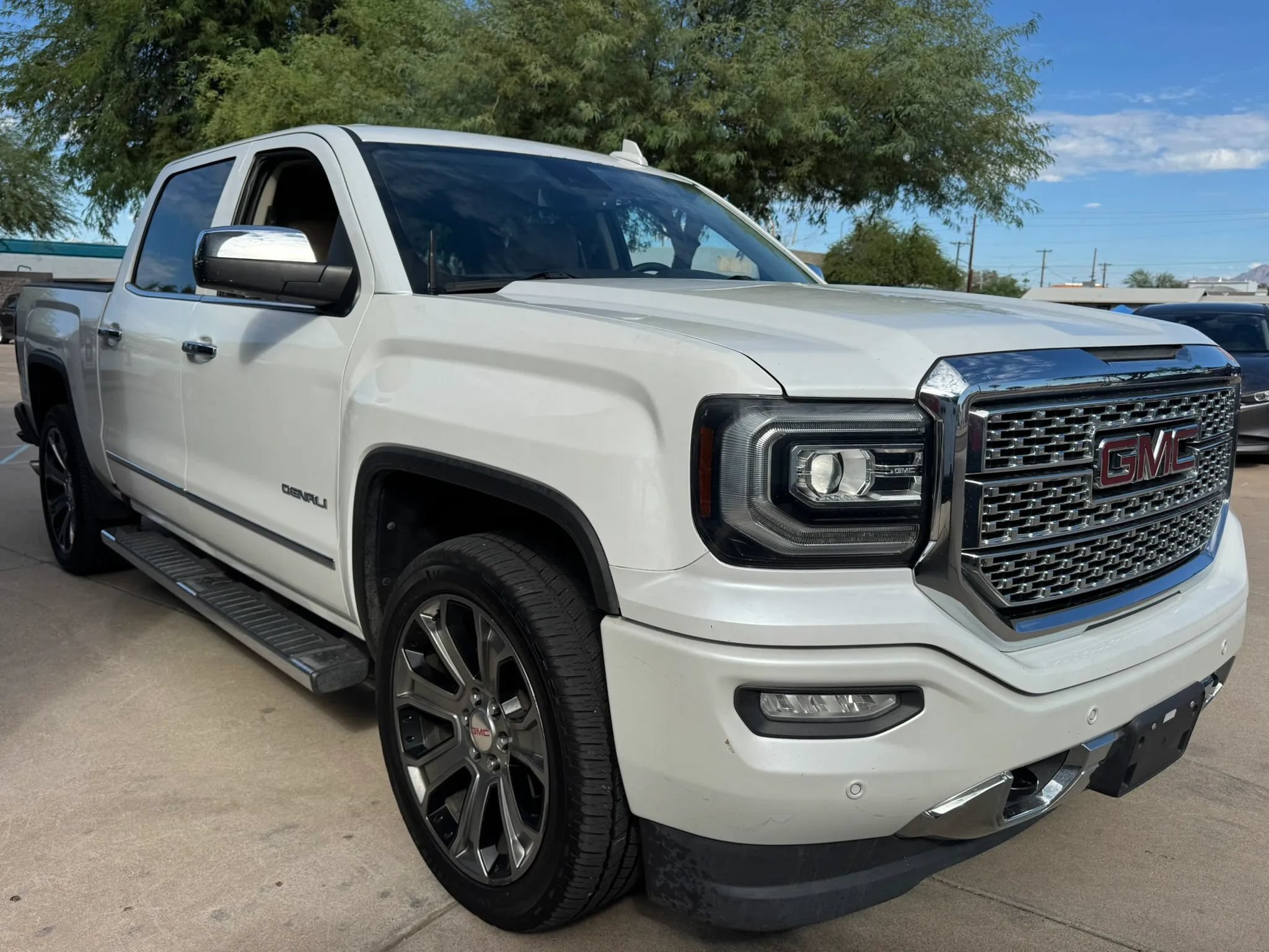 Used 2017 GMC Sierra 1500 Denali AWD/4WD image 3