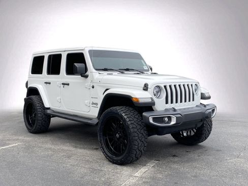 Used 2021 Jeep Wrangler Unlimited Sahara image 2