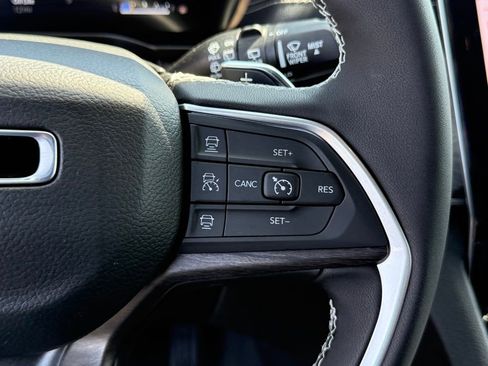 New 2025 Jeep Grand Cherokee L Limited w/ Black Appearance Package image 20