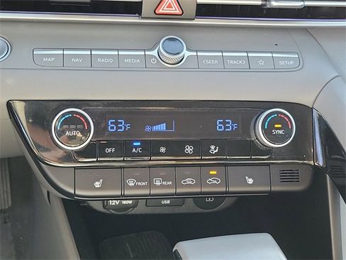 Used 2024 Hyundai Elantra SEL w/ Convenience Package image 11