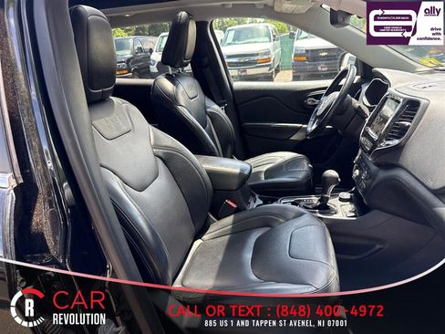 Used 2019 Jeep Cherokee Limited AWD/4WD image 9