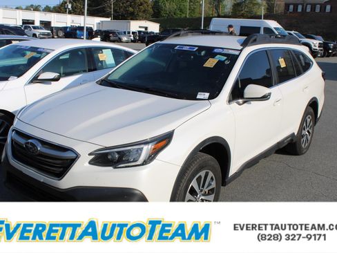 Used 2022 Subaru Outback Premium image 1