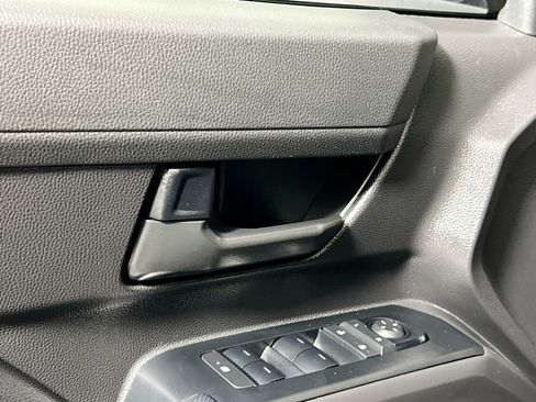 Used 2024 Toyota Tacoma SR5 AWD/4WD image 16