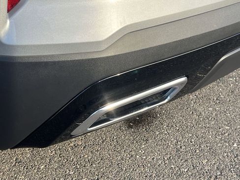 Used 2025 Cadillac XT4 Premium Luxury image 31