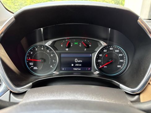 Used 2023 Chevrolet Equinox Premier FWD image 9
