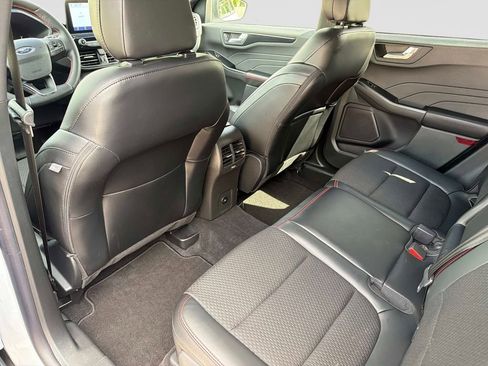 Used 2025 Ford Escape ST-Line w/ Cold Weather Package AWD/4WD image 15