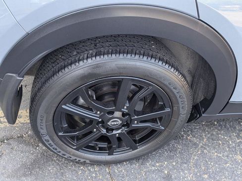 Used 2023 Nissan Kicks SR w/ Exterior Package FWD image 31